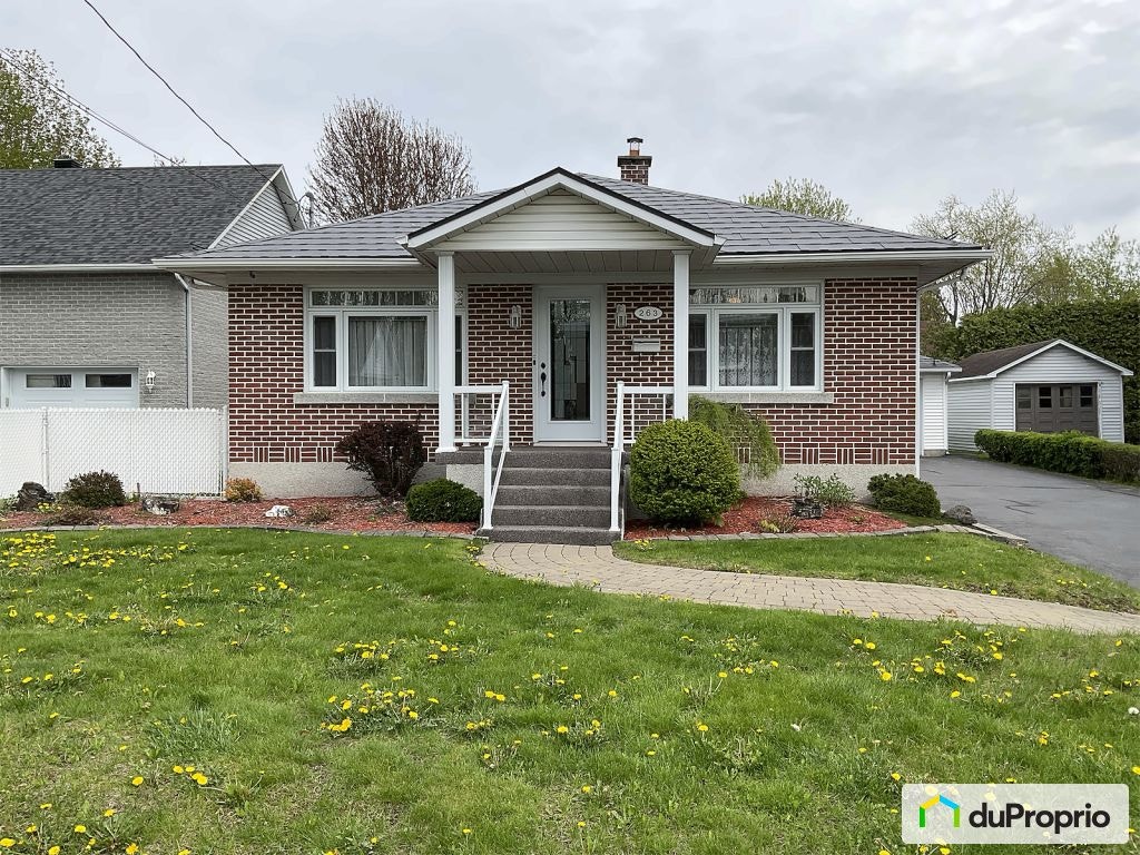 $469,000 - Bungalow for sale in Granby — photo 1