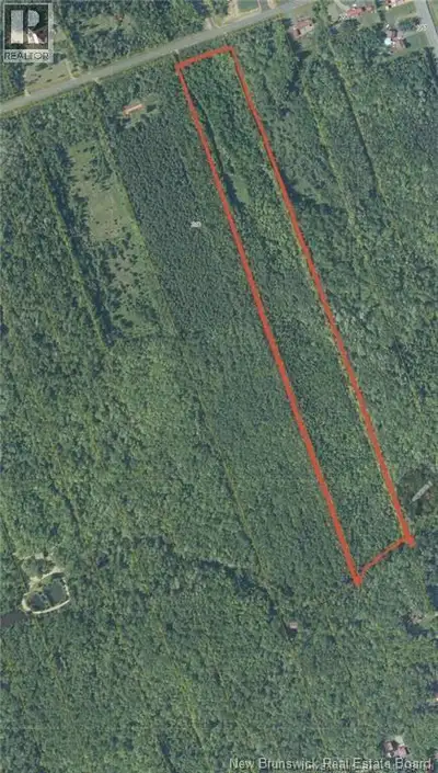 Welcome to des Epinettes St. in Paquetville, N.B. A community in full expansion with new amenities,...