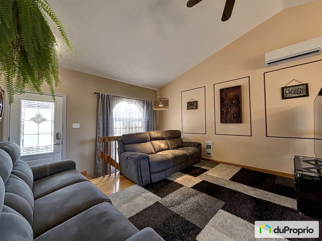 $424,900 - Bungalow for sale in Sherbrooke (Jacques-Cartier) — photo 2
