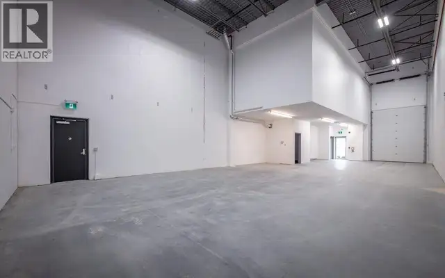 105A 38926 MID WAY Squamish, British Columbia in Commercial & Office Space for Rent in Prince Rupert - Image 5