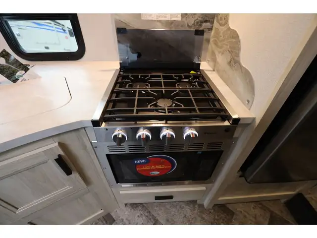 2026 Forest River Sunseeker NEUF 2500 Classe C /B+ Skirt paint + in RVs & Motorhomes in Laval / North Shore - Image 17