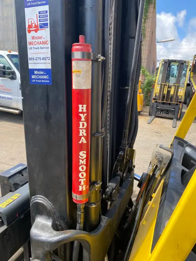 2006 Hyster 12000 lb forklift in Heavy Equipment Parts & Accessories in Oakville / Halton Region - Image 5