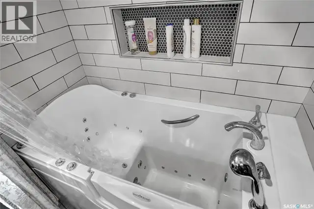 704 Leeville DRIVE Assiniboia, Saskatchewan in Houses for Sale in Moose Jaw - Image 26