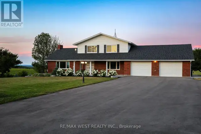 2219 COUNTY ROAD 42 Clearview, Ontario in Houses for Sale in Oakville / Halton Region - Image 2