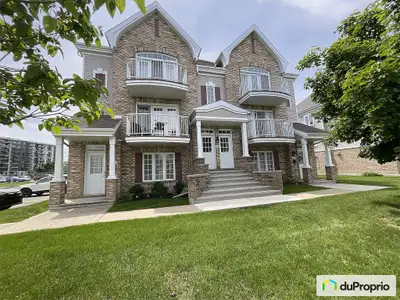 Impeccable Condo à Mascouche, option de l'avoir entièrement meublé. Une occasion unique sur le march...