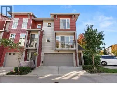 Welcome to Creekside, Maple Ridge - a family-friendly community surrounded by green belt & trails. T...