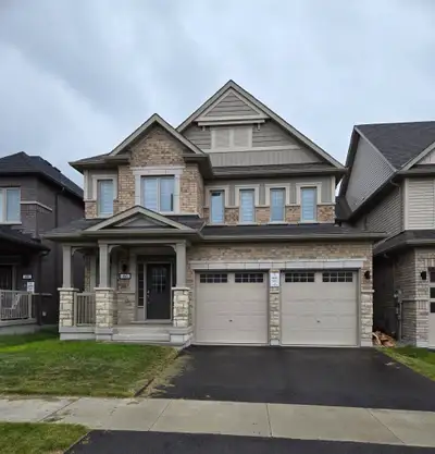 Beautiful 2 car garage, 4+1 bed, detached, less than 3 years old in south Barrie, just north of inss...