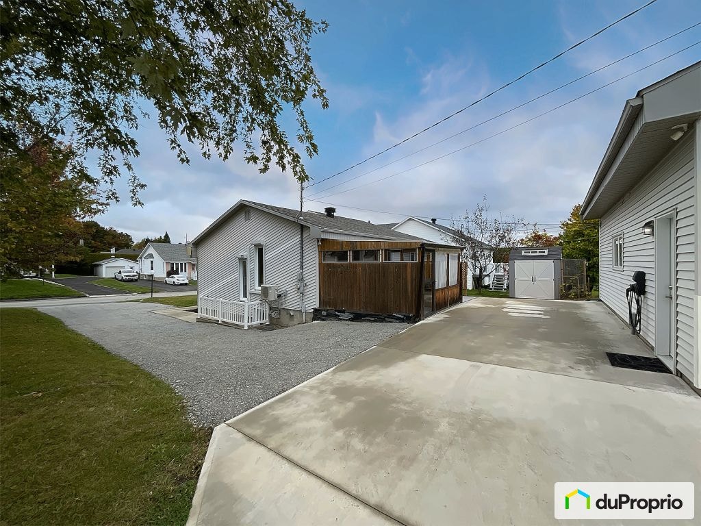$550,000 - Bi-Level for sale in Sherbrooke (Mont-Bellevue) — photo 2
