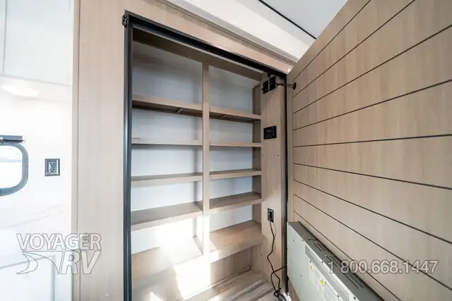 2026 Jayco Jay Flight 401FLTS Bungalow in Travel Trailers & Campers in Kelowna - Image 40