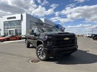 Duramax | 5th Wheel Prep | Tow Hitch | 20 Wheels | Power Heated Trailering Mirrors | EZ Lift & Relea... (image 1)
