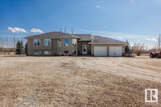 28159 Twp Rd 484 Rural Leduc County, Alberta in Houses for Sale in Edmonton