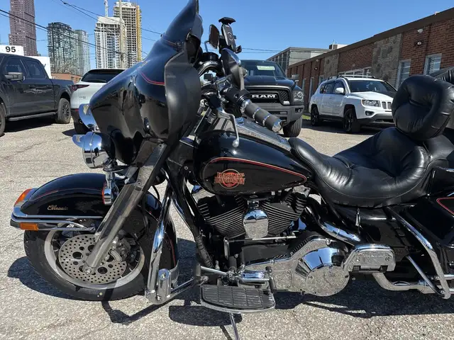 2001 Harley-Davidson Electra Glide Classic ~ ELECTRA GLIDE ~ 88C in Sport Touring in City of Toronto - Image 19
