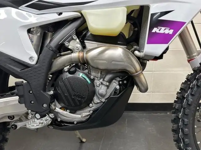 2024 KTM 250 XC-F in Dirt Bikes & Motocross in Calgary - Image 4