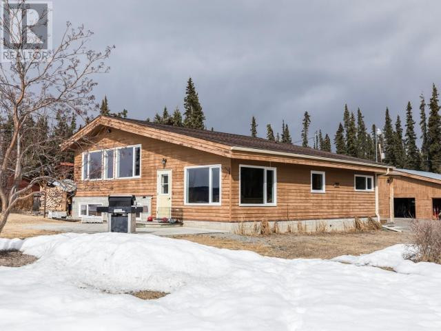 4 JOHNSTON ROAD Whitehorse South, Yukon in Houses for Sale in Whitehorse - Image 2