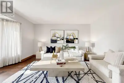 Welcome to 312 Valeria Blvd - a stunning family home located in the prestigious Weston Downs communi...