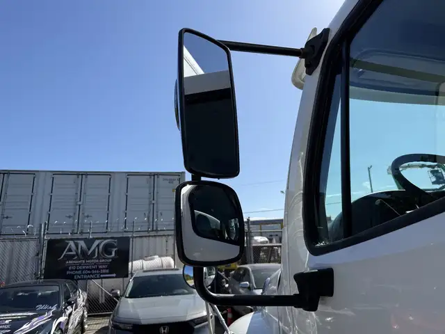 2015 Freightliner M2 106 24 Foot Hydraulic Brake Cube Van with P in Heavy Trucks in City of Toronto - Image 67