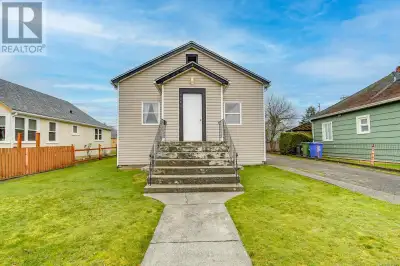 Centrally located Rancher - This 2 bedroom, 1 bath home is located to all amenities. It features a s...