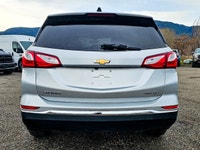Presenting the 2019 Chevrolet Equinox LT, a sophisticated gray AWD SUV that promises excellent handl... (image 5)