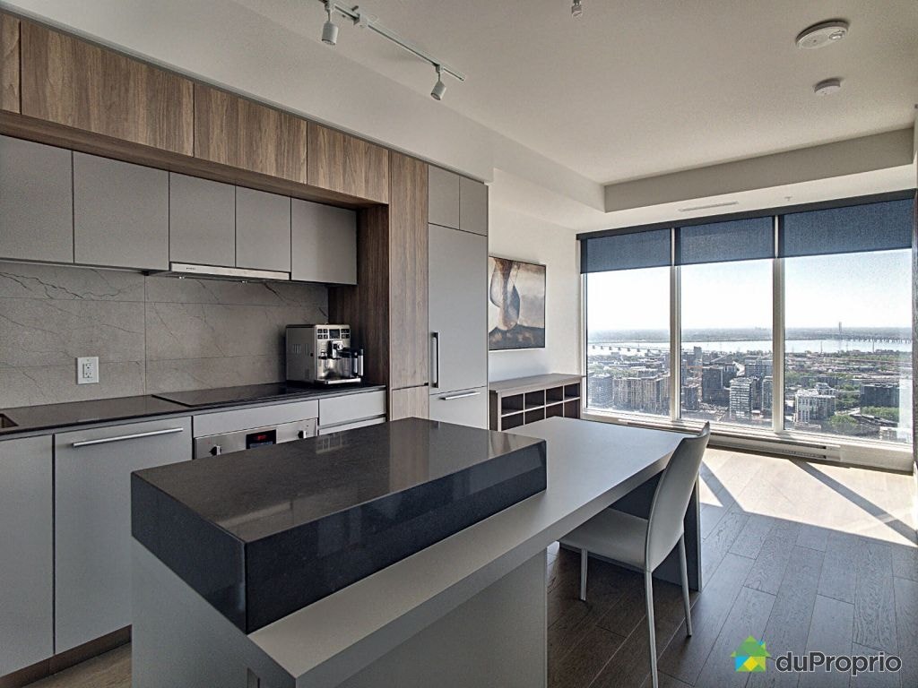 $685,000 - Condominium in Ville-Marie (downtown, old Mtl) — photo 1