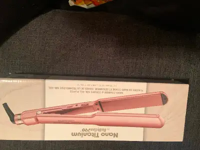 BNIB Never used Rose gold 450 Fahrenheit/250 Celsius Retails on Amazon for 215+tax Pick up 220 Lyon...