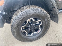 This Jeep Gladiator delivers a Regular Unleaded V-6 3.6 L/220 engine powering this Automatic transmi... (image 9)