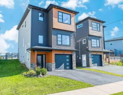 Five-year-old home in the sought after community of Governors Brook. Merely 15 minutes to downtown H...