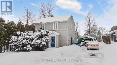 Welcome to 320 Eighth Street in the charming community of Mattawa! This lovely two-storey home offer...