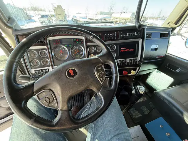 2014 KENWORTH T800 in Heavy Trucks in Saskatoon - Image 11