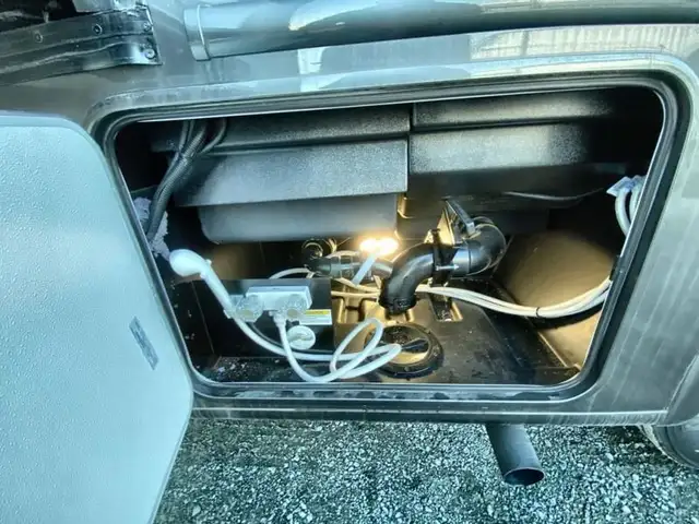 2025 Thor Motor Coach Hurricane 34R in RVs & Motorhomes in Bedford - Image 20