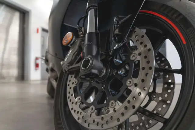 2025 Ducati Panigale V2 *BAS KMs!*5533992136638566430