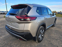 2023 Nissan Rogue SL AWD with only 38,268 km! Clean history with no accidents See Carfax report link... (image 4)