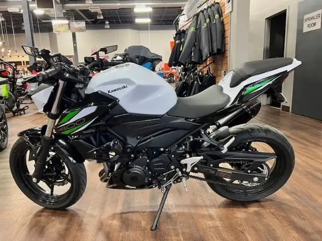 2019 Kawasaki Z400 ABS in Sport Bikes in Oakville / Halton Region - Image 6