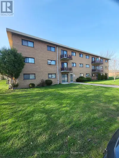 Affordable one bedroom condo in east London's Argyle area close to all amenities including Walmart,...