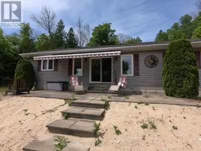 "OPEN FOR OFFERS" PRIVATE OASIS WATER FRONT PROPERTY. This solid built, 3 bedroom home or cottage is...