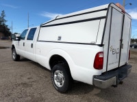 2012 Ford Super Duty F-350 SRW 8Ft Box, 4x4 with auto air conditioning, cruise control, power locks,... (image 4)