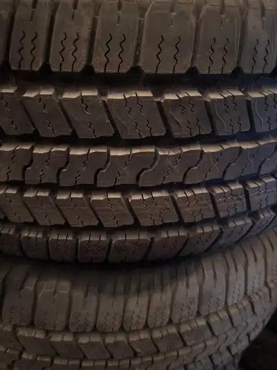 4 Goodyear tires - like new 275/65r18 text 647-330-1493