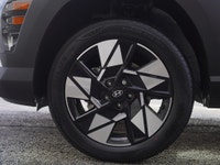 Key Features: ALLOY WHEELS, BLIND SPOT, KEYLESS ENTRY, ADAPTIVE CRUISE CONTROL, PUSH START BUTTON, D... (image 8)