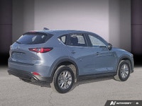 2024 Mazda CX-5 Le Mazda CX-5 GS AWD 2024 est un VUS compact qui se démarque par son raffinement, sa... (image 4)