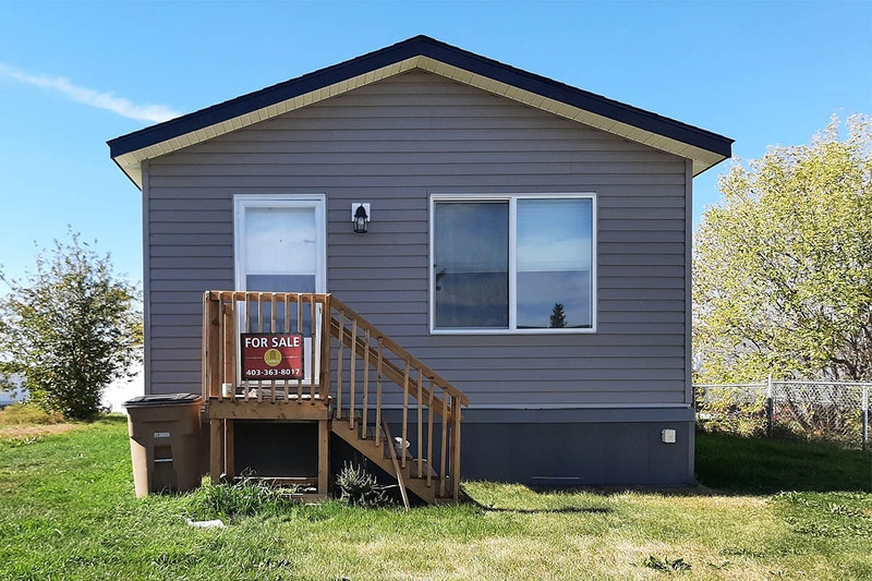 Own a home for only 130,000 near Medicine Hat Houses for Sale