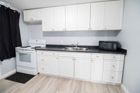 **SPACIOUS** 1 BEDROOM UPPER UNIT IN ST CATHARINES!!
