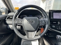 * Heated front seats featuring Sport SofTex upholstery with fabric inserts * Dual-zone automatic cli... (image 5)