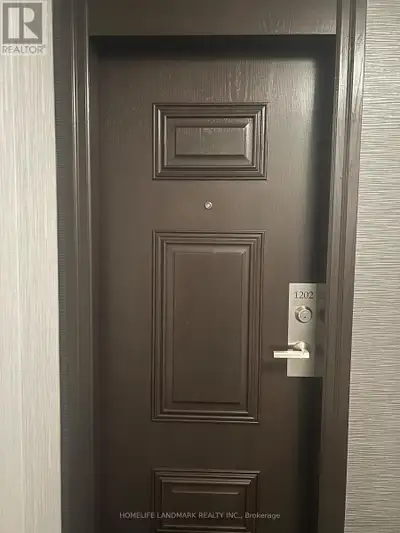 Direct Access To Finch Subway/Yonge Line! Spacious 1 Bedroom Suite With West Exposure. Approx 642 Sf...