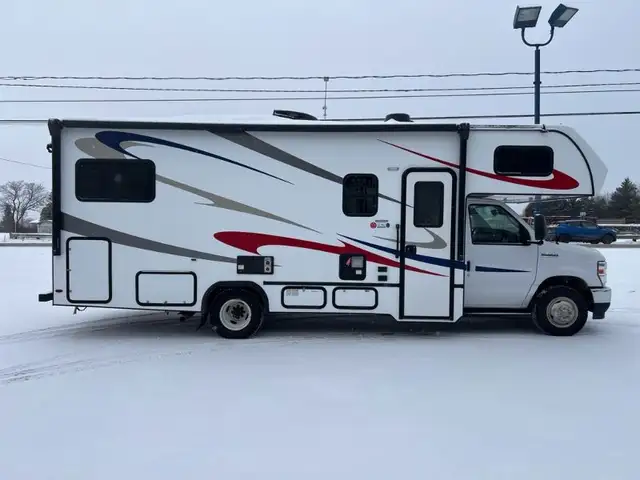 2023 Forester 2501 CD in RVs & Motorhomes in Laval / North Shore - Image 4