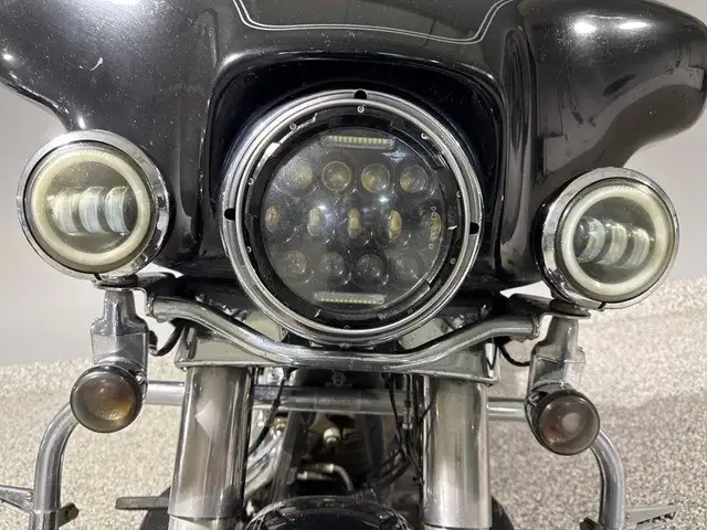 2010 Harley-Davidson FLHTC - Electra Glide Classic in Sport Touring in Edmonton - Image 19