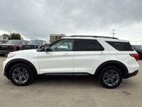 AMVIC Licensed Dealer * Heated Front Seats & Steering Wheel * Rear Vision Camera * Cruise Control *... (image 4)