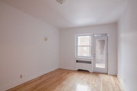 Akelius two bedroom apartment for rent. Located near Ave Van Horne in the Cote-des-Neiges neighborho... (image 2)