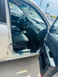 2009 Hyundai Tucson GLS Year: 2009 Make: Hyundai Model: Tucson Mileage: 195,081 Km Transmission: Aut... (image 4)