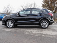 The 2018 Nissan Qashqai S in a pristine finish showcases its capability with an impressive AWD drive... (image 6)