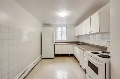 Crystal Arms - 1 Bedroom Apartment for Rent