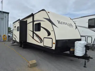 Special Features The 2016 Dutchmen Kodiak Express 253RBSL is a spacious rear-bath travel trailer tha...